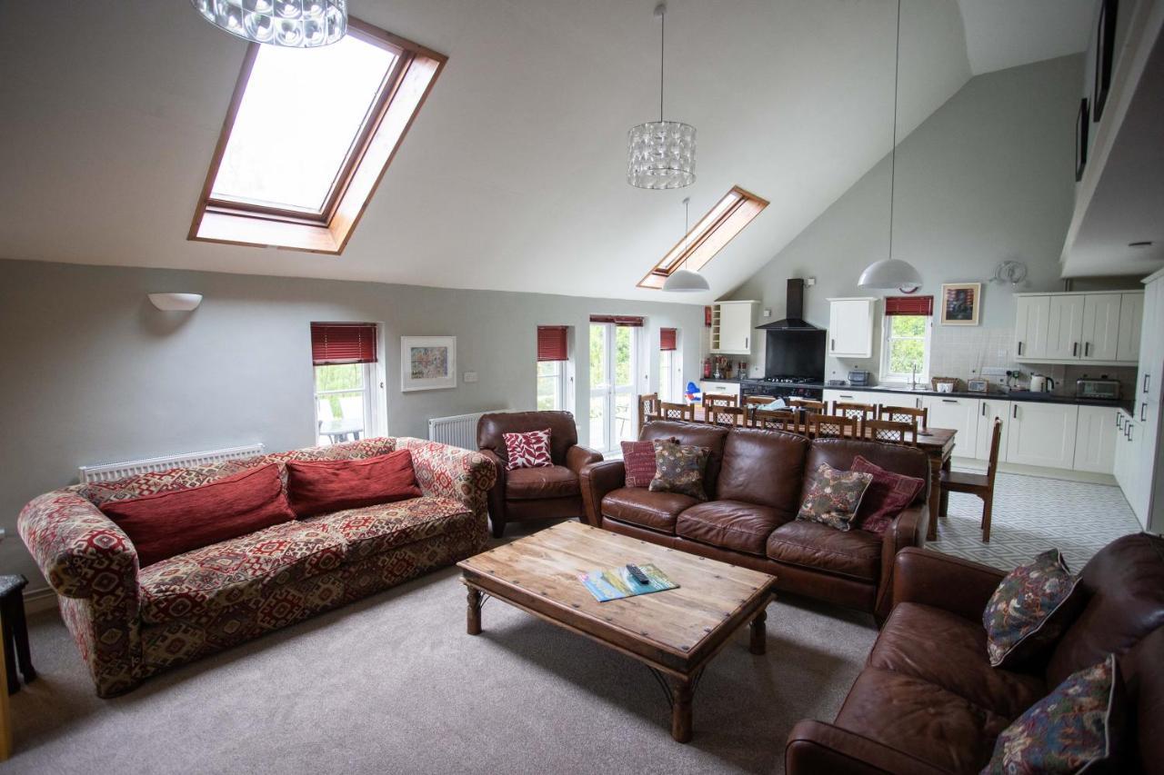Wellstone Cottages - Honey Coach House Llanfyrnach Exterior photo